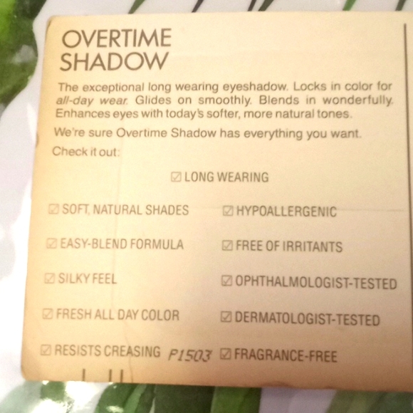 Revlon Overtime Shadow Paradise Matte Eyeshadow Palette ๐จ - Picture 7 of 10